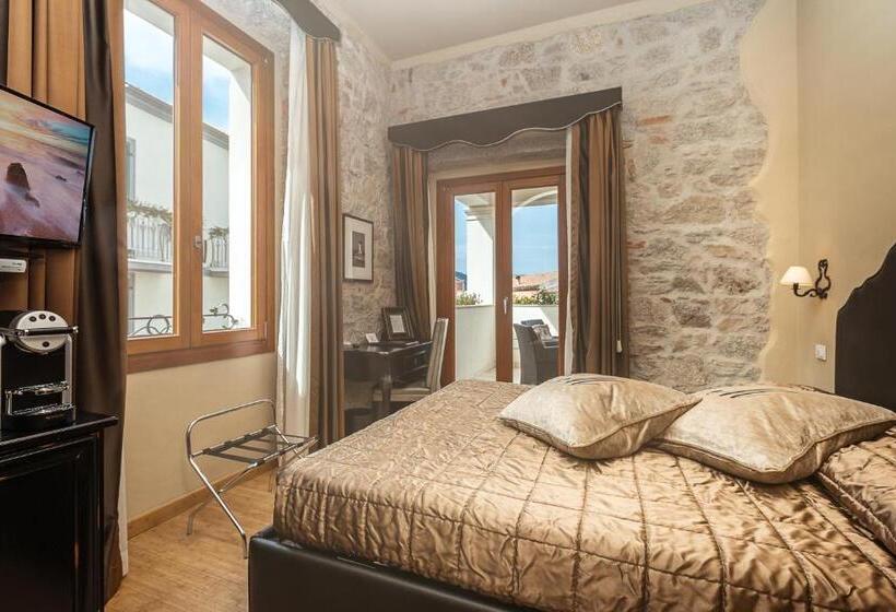سوییت جونیور, La Locanda Del Conte Mameli