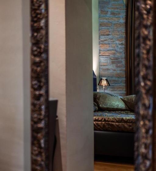 سوییت جونیور, La Locanda Del Conte Mameli