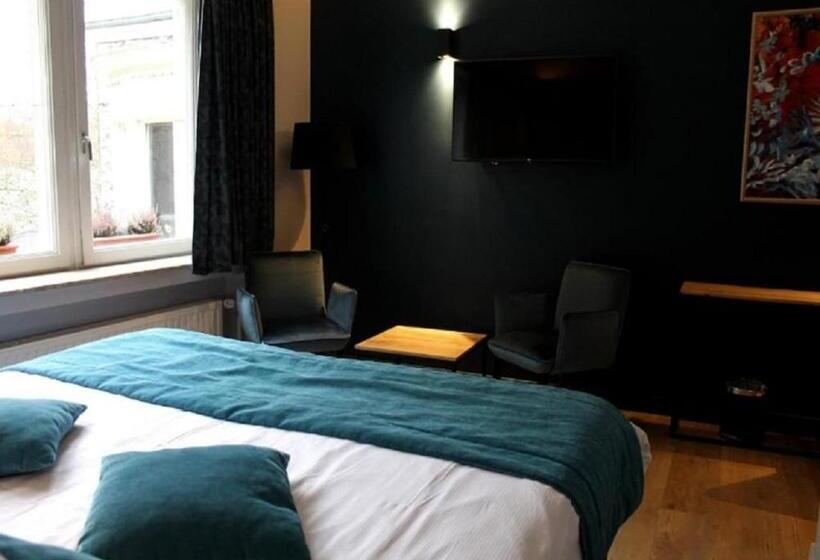 Deluxe Room, L'eau Vive