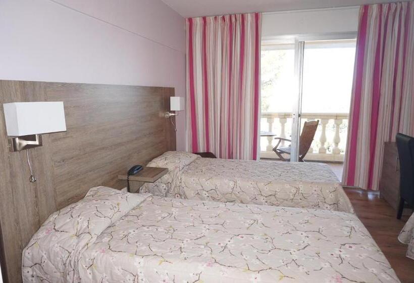 اتاق استاندارد, Logis Hotel Le Col De L Ange