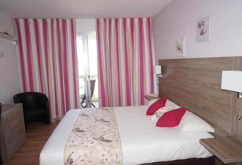اتاق استاندارد, Logis Hotel Le Col De L Ange