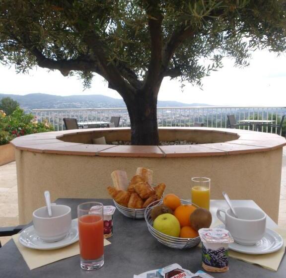 اتاق استاندارد چهار تخته, Logis Hotel Le Col De L Ange