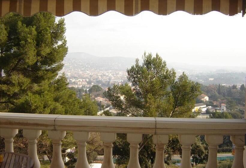 اتاق استاندارد چهار تخته, Logis Hotel Le Col De L Ange
