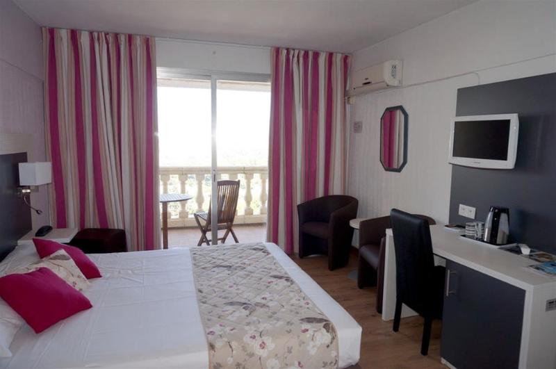 اتاق سوپریور, Logis Hotel Le Col De L Ange
