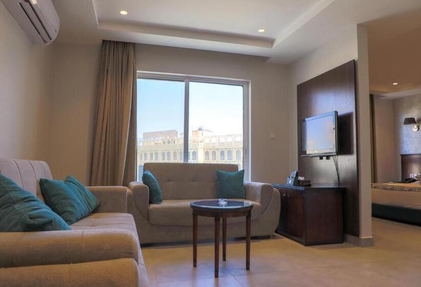سوییت جونیور با بالکن, My Luxury