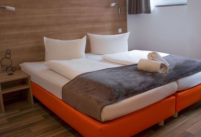 اتاق راحتی, Orange Hotel Und Apartments