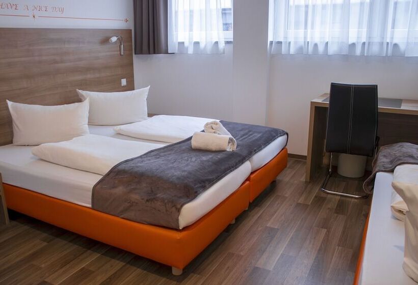 اتاق استاندارد سه نفره, Orange Hotel Und Apartments