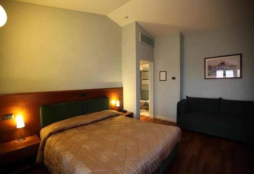 Deluxe Triple Room, Rosa