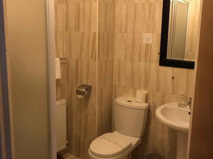 اتاق استاندارد سه نفره, Sheil Suites