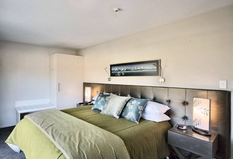 سوییت, The St James Premium Accommodation