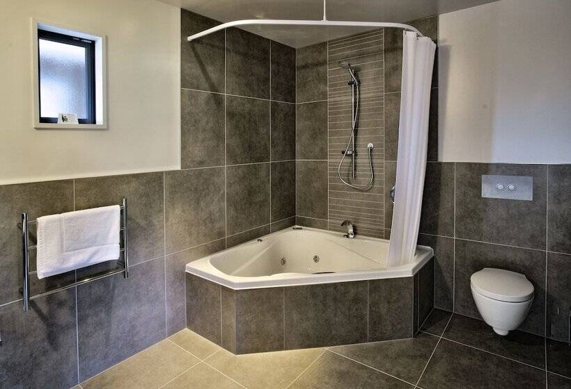 سوییت, The St James Premium Accommodation
