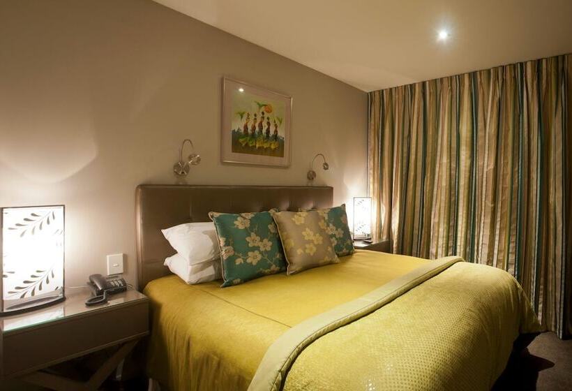 سوییت, The St James Premium Accommodation
