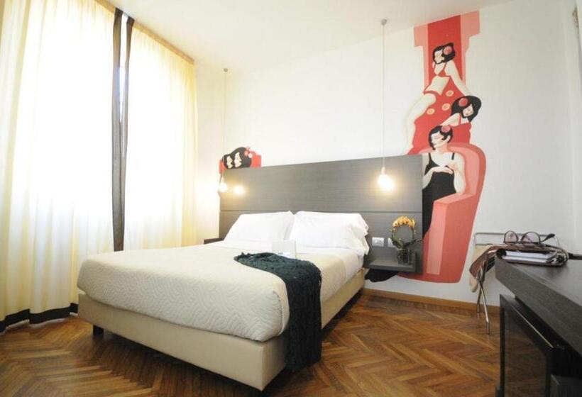 Deluxe Room, Tirreno