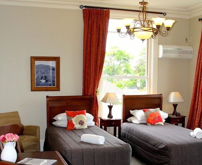 استودیوی استاندارد, Merivale Manor