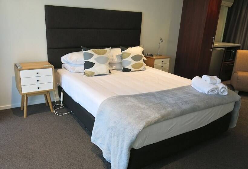 آپارتمان 3 خوابه, Merivale Manor