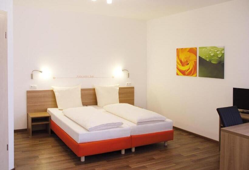 اتاق راحتی, Orange Hotel Und Apartments