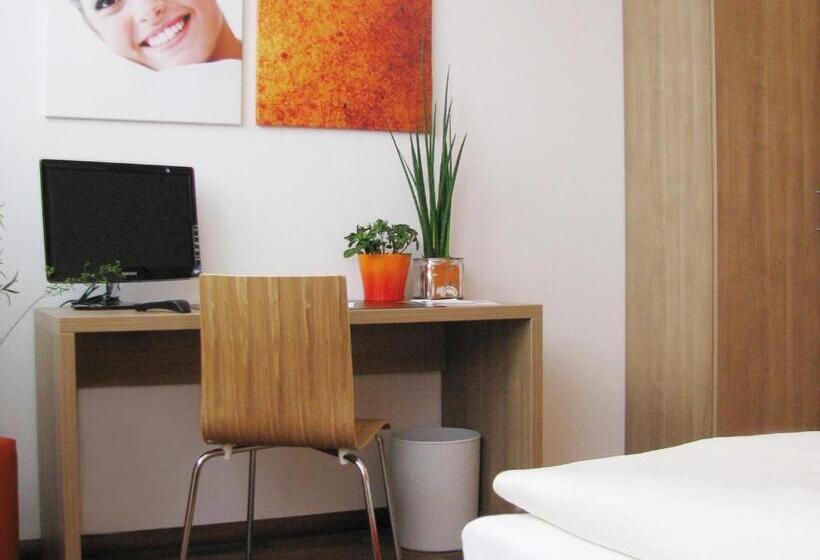 اتاق استاندارد, Orange Hotel Und Apartments