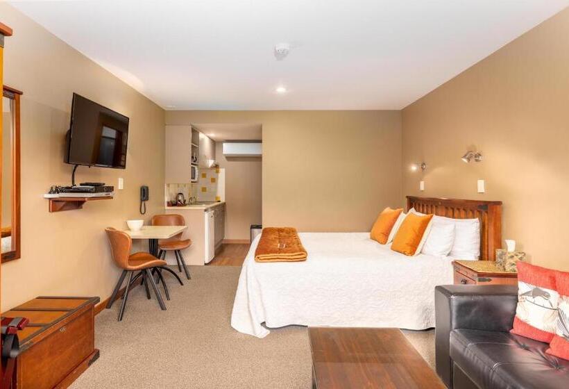 استودیوی استاندارد, Settlers Boutique Motel