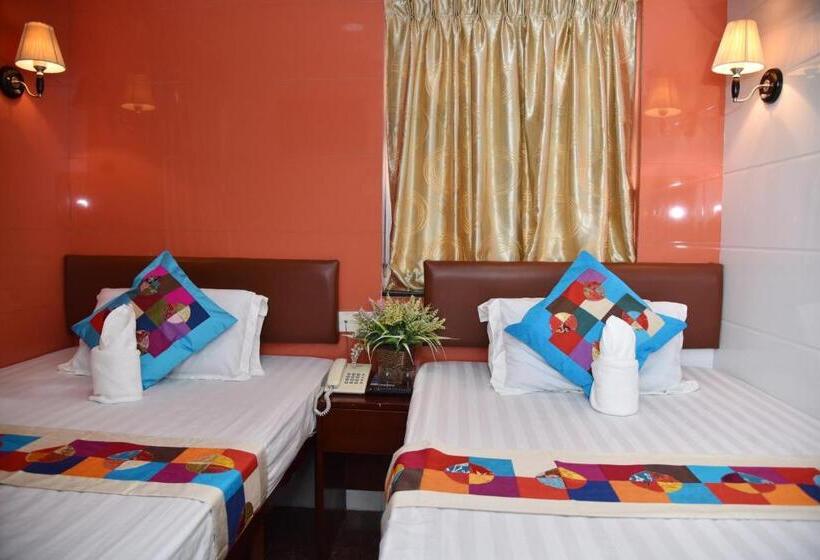 اتاق لوکس خانوادگی, David Lounge