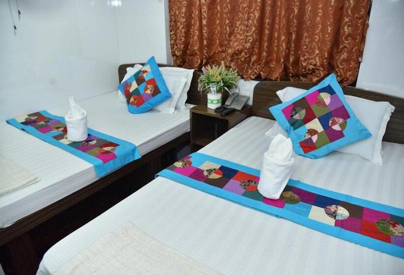 اتاق لوکس خانوادگی, David Lounge