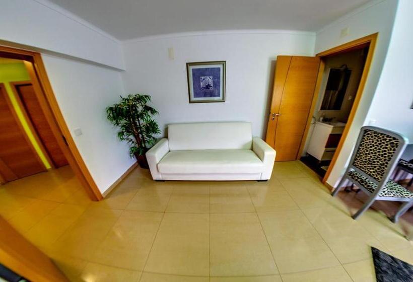 استودیوی استاندارد, Apartamentos 7 Saias   Centro