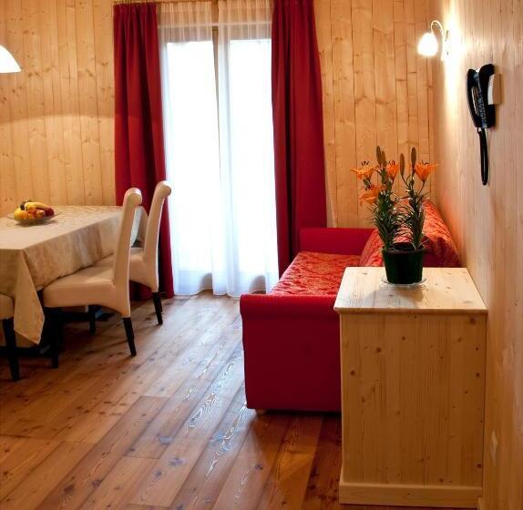 آپارتمان 2 خوابه با بالکن, Appartments Helvetia