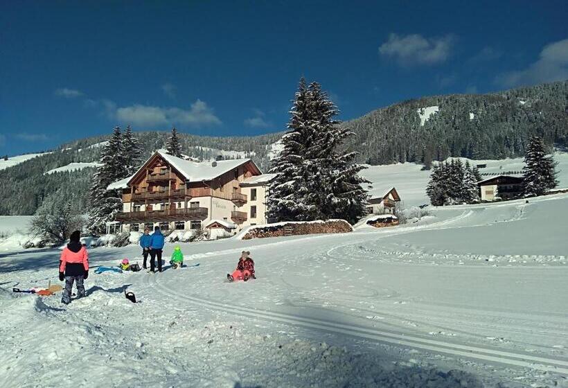 آپارتمان 1 خوابه همکف, Appartments Helvetia