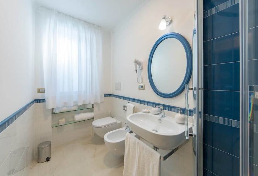 اتاق سه نفره سوپریور با چشم‌انداز دریا, B&b Palazzo Montesanto