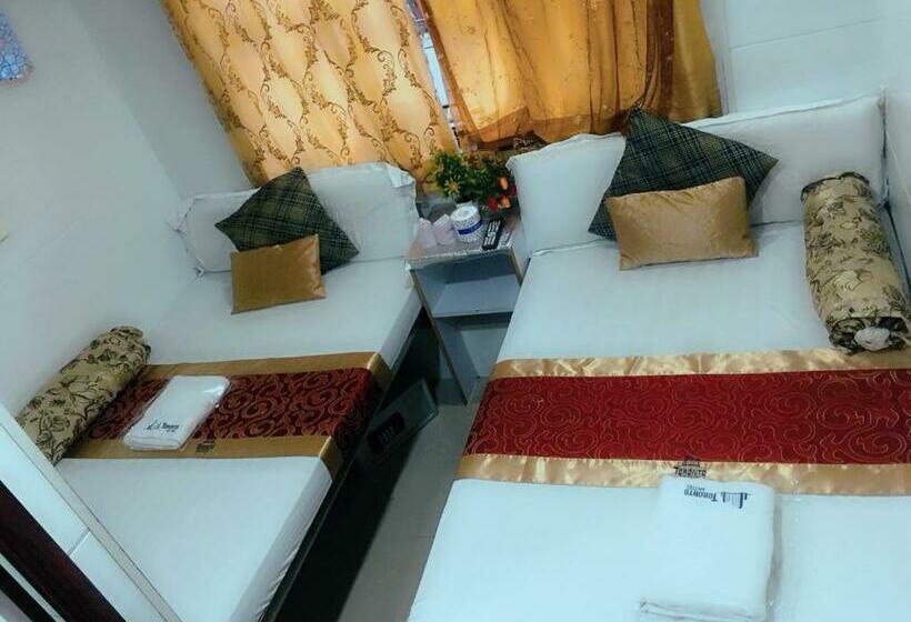 اتاق استاندارد سه نفره, Pay Less Guesthouse