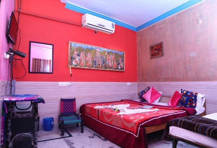 اتاق خانوادگی, Royal Heritage Guest House