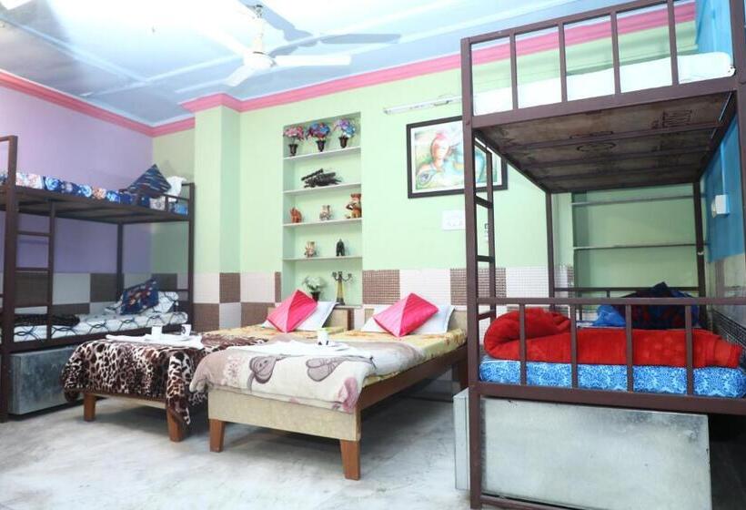 اتاق سوپریور با تخت بزرگ, Royal Heritage Guest House