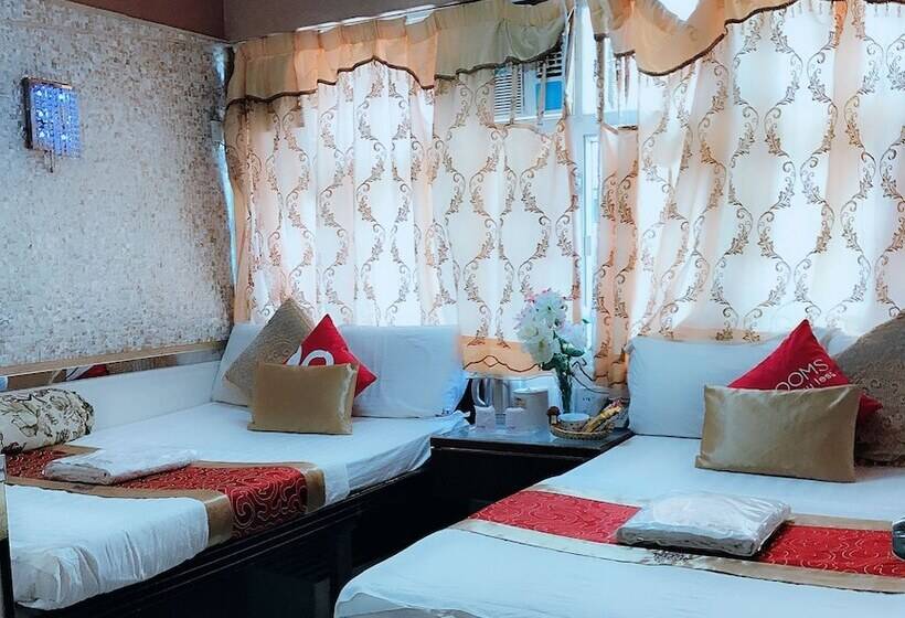 اتاق خانوادگی, Toronto Guest House
