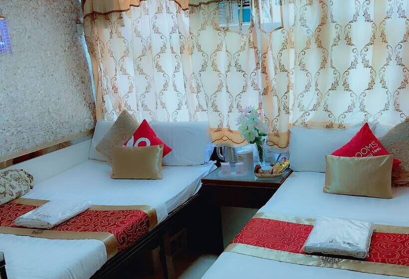 اتاق خانوادگی, Toronto Guest House