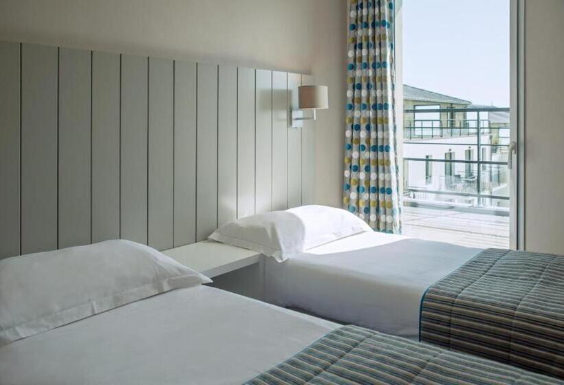 2 Bedroom Apartment Side Sea View, Residence Thalasso Concarneau