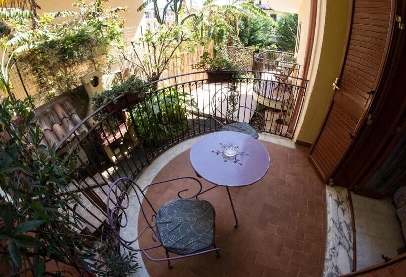 اتاق استاندارد با بالکن, Villa Marysa Apartments Seaview