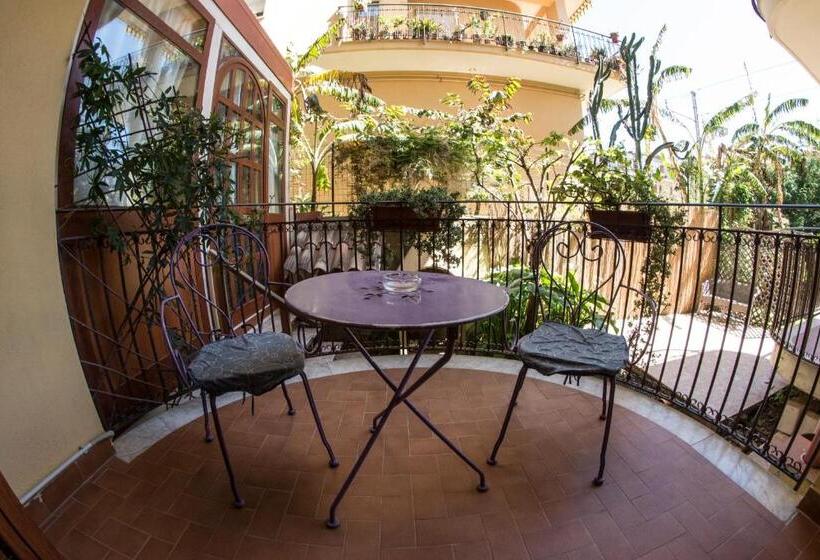 اتاق استاندارد با بالکن, Villa Marysa Apartments Seaview