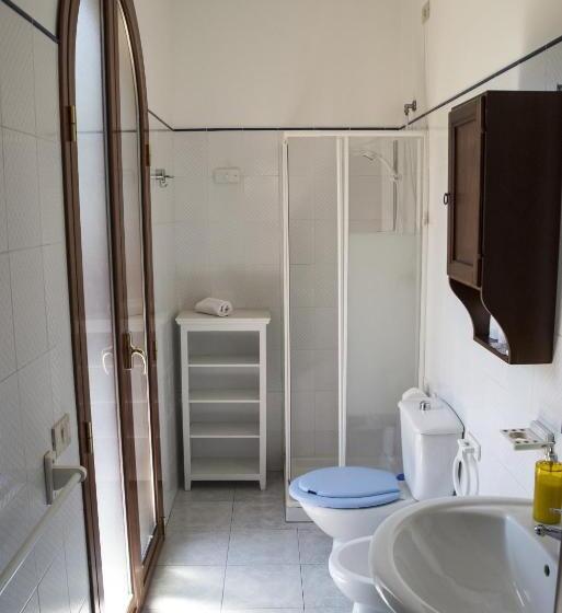 اتاق کلاسیک سه تخته, Villa Marysa Apartments Seaview