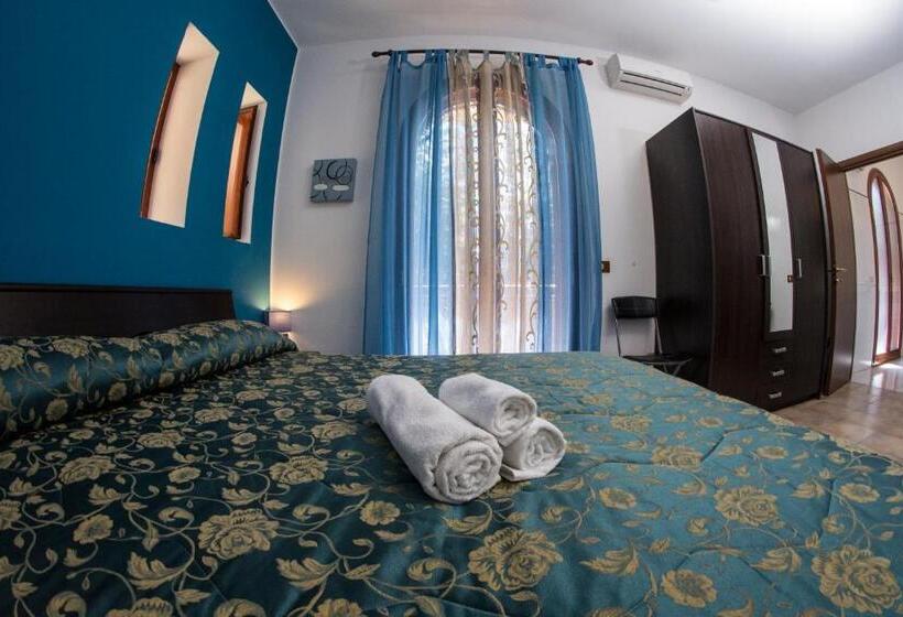 اتاق استاندارد با بالکن, Villa Marysa Apartments Seaview