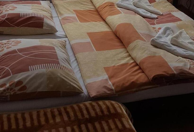 اتاق استاندارد سه نفره, Tatranec