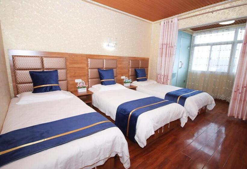اتاق استاندارد سه تخته با بالکن, One Meter Sunshine Hotel Xi An Xianyang International Airport Flagship Store
