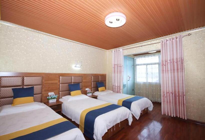 اتاق استاندارد سه تخته با بالکن, One Meter Sunshine Hotel Xi An Xianyang International Airport Flagship Store