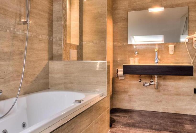 سوییت لوکس, Apparthotel Belle Vue