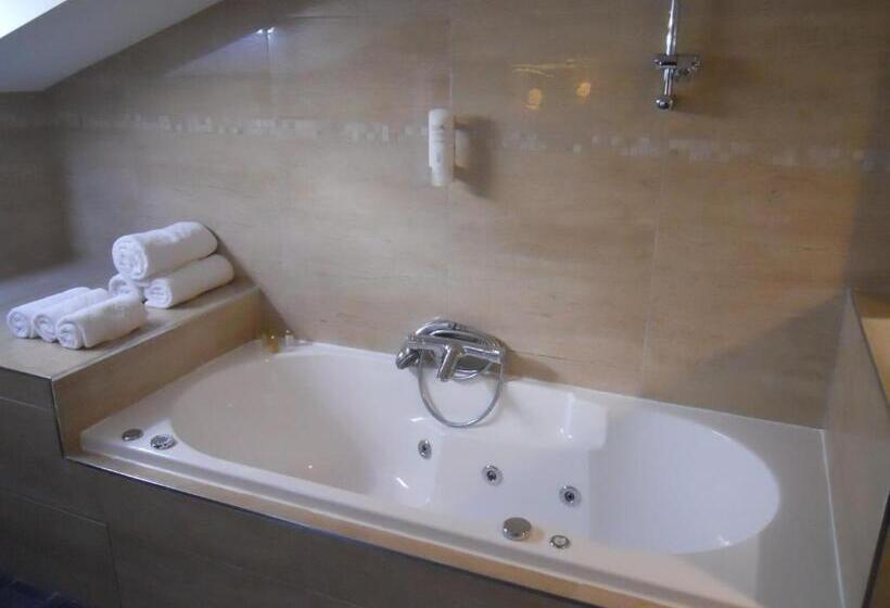 سوییت لوکس, Apparthotel Belle Vue