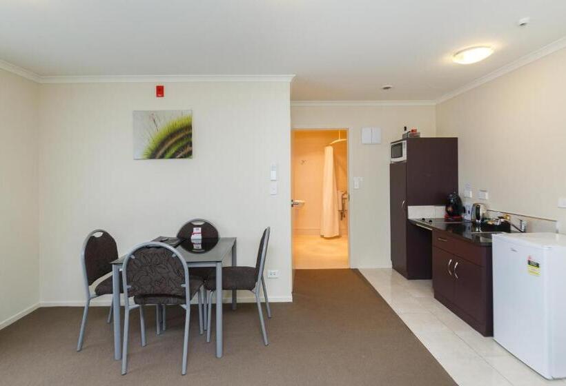 سوییت, Bks Premier Motel Palmerston North