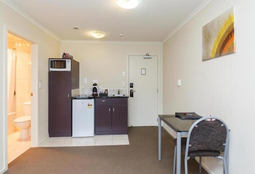 Estudio Estándar, Bks Premier Motel Palmerston North