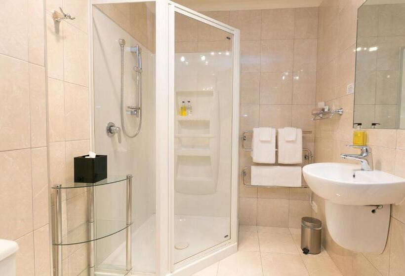 استودیوی استاندارد, Bks Premier Motel Palmerston North
