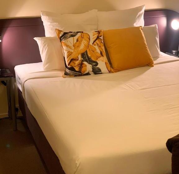 سوییت, Bks Premier Motel Palmerston North
