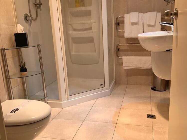 استودیوی استاندارد, Bks Premier Motel Palmerston North