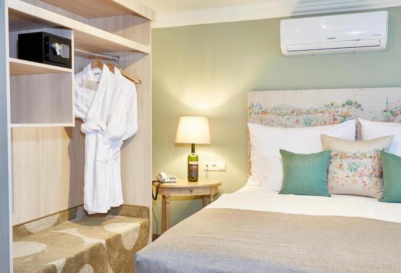 سوییت خانوادگی, Crocus Gere Bor Hotel Resort & Wine Spa