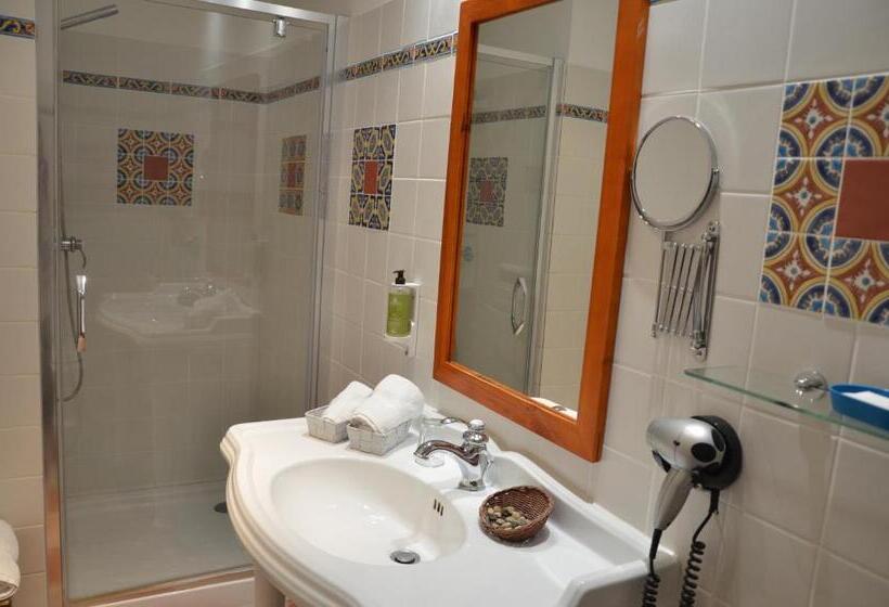 اتاق سوپریور, A La Villa Boucicaut